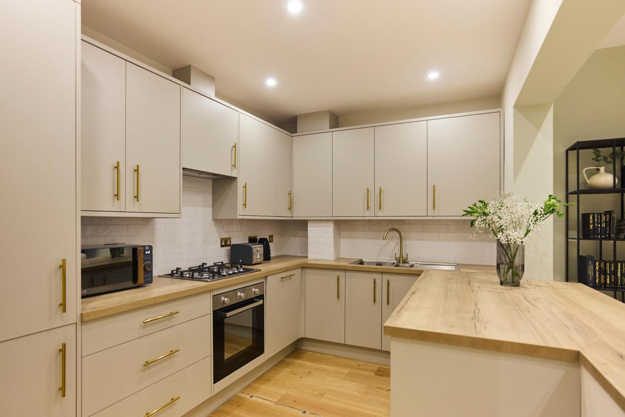 לונדון The Bayswater Gardens - Bright 3Bdr Home מראה חיצוני תמונה